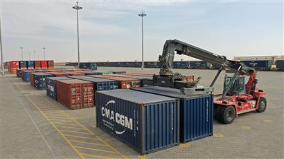 النقل تدعو رجال الأعمال والمصدرين والمنتجين للاستثمار في الموانئ الجافة والمناطق اللوجستية 