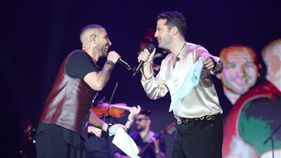 أبرزها دويتو رقص مع اليوناني Konstantinos.. أبرز لقطات حفل أحمد سعد في دبي 