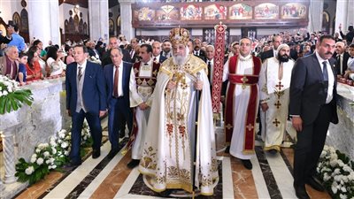 قداسة البابا يصلي قداس عيد القيامة المجيد في الكاتدرائية بالعباسية | صور