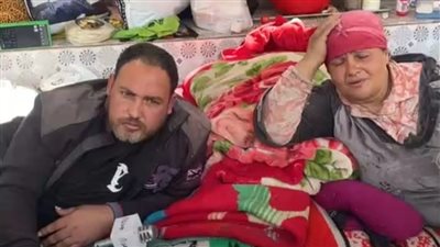 أم تستغيث بعد بتر ساق ابنها إثر حادث بالقليوبية: بعت عفش بيتي عشان أعالجه.. وعايشين في المقابر| بث مباشر