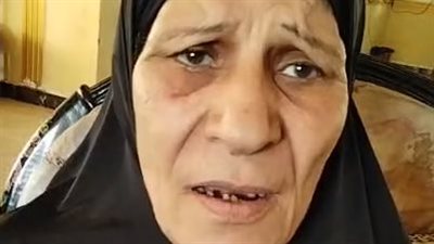 والدة أحد الضحايا المفقودين في غرق مركب اليونان: بقالي سنتين معرفش حاجة عنه | بث مباشر