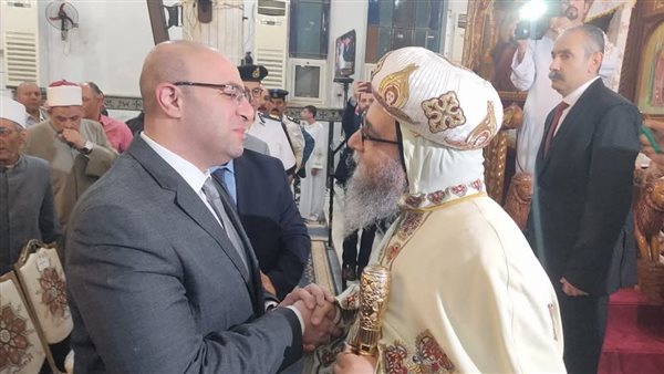 محافظ بني سويف والأنبا