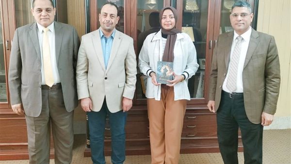 حقوق قنا تكرم طالبة