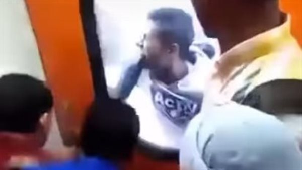 لقطات من فيديو شاب