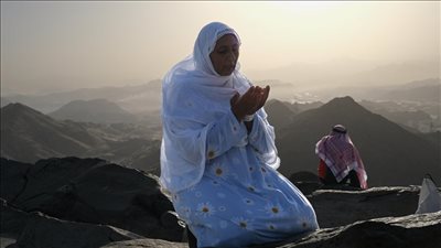 ما هو الدعاء المستحب في عرفات؟.. الإفتاء توضح توقيت الدعاء للحجاج