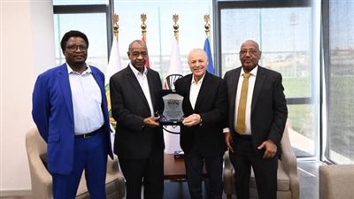 أبو ريدة يلتقي برئيس الاتحاد السوداني لبحث العلاقات بين الاتحادين