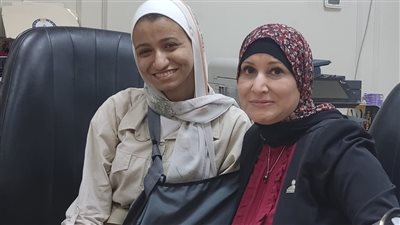 نقيب التمريض تلتقي ممرضة تعرضت للاعتداء من أهل مريضة.. وتكلف محاميًا لتقديم الدعم القانوني