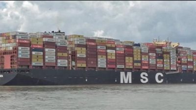 حمولتها 155 ألف طن.. ميناء الإسكندرية يستقبل أكبر سفينة حاويات في تاريخه