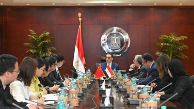 وزير الاستثمار يبحث مع السفير الصيني بالقاهرة تعزيز العلاقات الاقتصادية بين البلدين