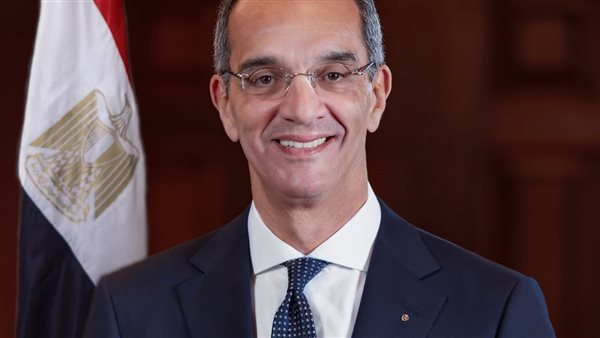 الدكتور عمرو طلعت