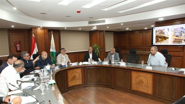 محافظ الجيزة خلال