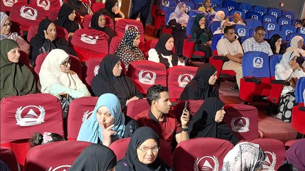 جانب من الندوة 