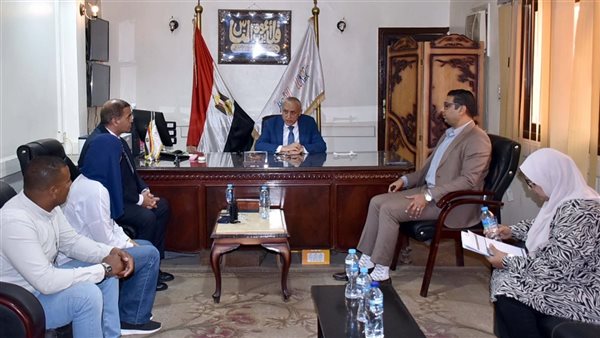 محافظ الأقصر واجتماع