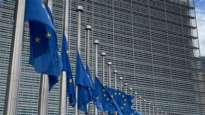 700 مليون يورو.. الاتحاد الأوروبي يفرض غرامة مالية على ميتا وآبل 