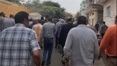 تشييع جثمان متولي أحد ضحايا حادث بيارة صرف صحي بالإسكندرية| بث مباشر 