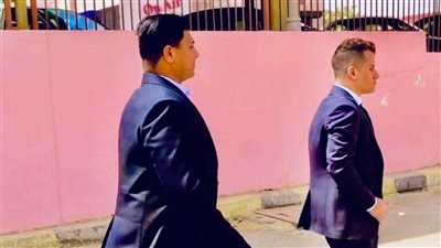 لا يملك تصريح مزاولة مهنة.. معلومات عن المذيع صاحب تريند الحارس الشخصي