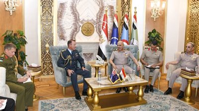رئيس أركان حرب القوات المسلحة يلتقي قائد قوة دفاع نيوزيلندا