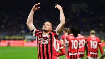 ميلان يضرب الإنتر بثلاثية ويحسم الصعود إلى نهائي كأس إيطاليا