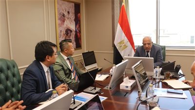 وزير الكهرباء يؤكد تقديم الخدمات بمستوى لائق والالتزام بالمعايير العالمية 