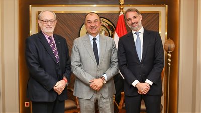 وزير قطاع الأعمال يبحث مستجدات تنفيذ مشروع حامض النيتريك ونترات الأمونيوم بشركة كيما بأسوان