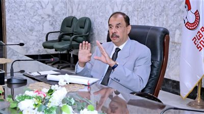 محافظ سوهاج يشدد على متابعة تنفيذ قرارات تطبيق المواعيد الصيفية لغلق وفتح المحلات التجارية