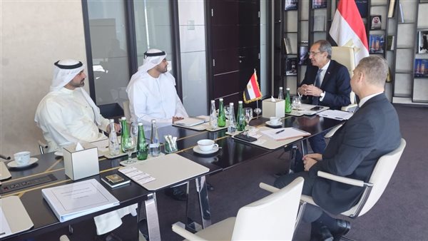 وزير الاتصالات