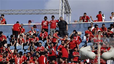 إصابة مشجع أهلاوي من ذوي الهمم بهبوط مفاجئ داخل ستاد القاهرة في مباراة الأهلي وصن داونز