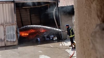 إصابة 3 أشخاص باختناق إثر حريق مصنع كرتون بالمنطقة الصناعية في 6 أكتوبر