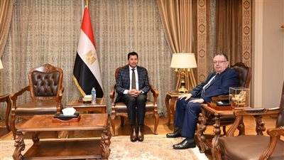 وزير الرياضة يلتقي علاء مشرف لدعمه قبل انتخابات الاتحاد الدولي لتنس الطاولة