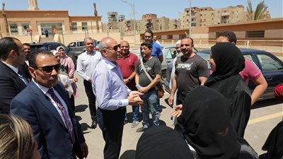 لليوم الثاني.. محافظ القاهرة يباشر أعمال رفع إزالة سوق الزلزال العشوائي بالمقطم