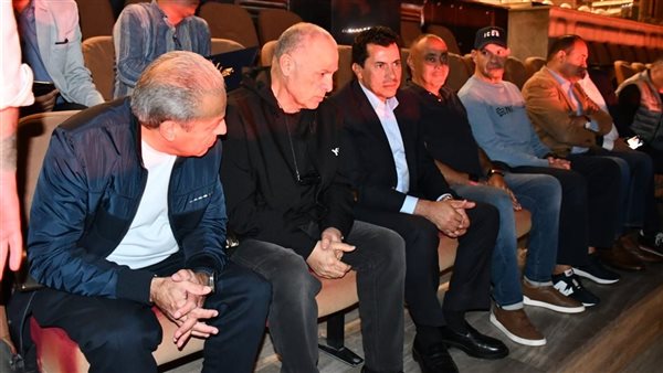 وزير الرياضة في ستاد