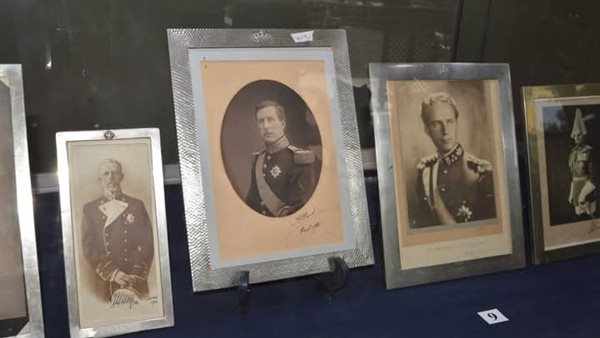  شخصيات عالمية بعيون