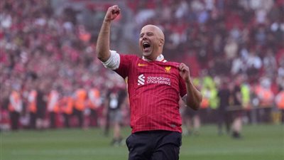 في موسمه الأول.. سلوت ينافس 4 مرشحين على جائزة أفضل مدرب بالدوري الإنجليزي