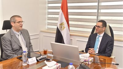 وزير الاستثمار يؤكد أهمية إنشاء جامعات متخصصة للنسيج في مصر