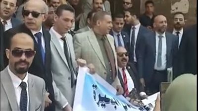 محامو البحيرة ينظمون وقفة احتجاجية على زيادة الرسوم القضائية| بث مباشر 