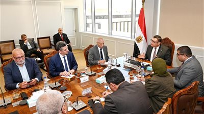 وزير الإسكان يتابع معدلات تسويق عدد من مشروعات هيئة المجتمعات العمرانية الجديدة