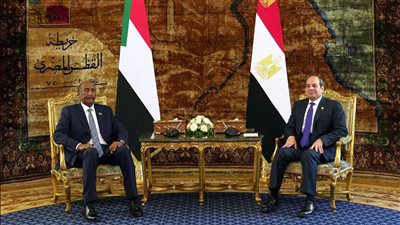 السيسي يلتقي رئيس مجلس السيادة السوداني ويعلنان رفض الإجراءات الأحادية بحوض النيل | صور 