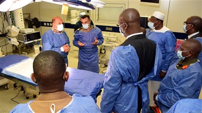 القوات المسلحة تنظم زيارة لوفد من السفراء الأفارقة إلى مجمع الجلاء الطبي