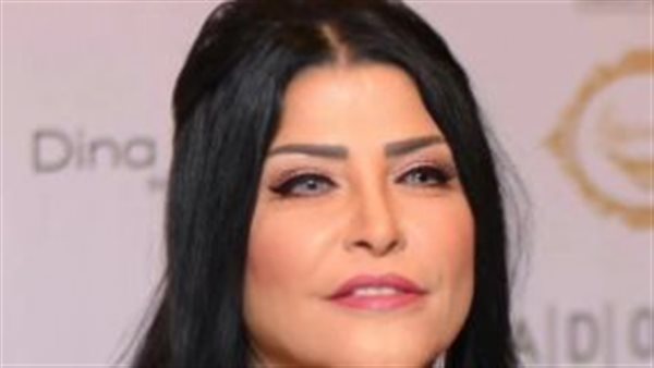 مصممة الأزياء جينا