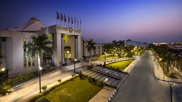 جامعة مصر للعلوم