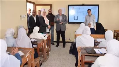 لخروج الطلاب قبل انتهاء اليوم الدراسي.. محافظ بني سويف يحيل قيادات تعليمية للتحقيق| بث مباشر