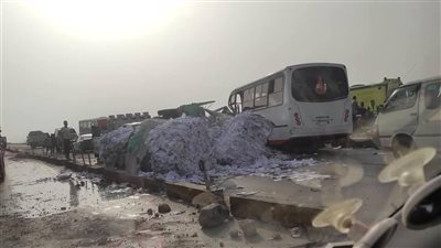 مصرع وإصابة 20 شخصا في تصادم أتوبيس وسيارة نقل على الطريق الإقليمي بالمنوفية