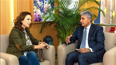 خلال زيارته لـ دبي.. وزير السياحة يبحث مع نظيرته اللبنانية إمكانية زيادة رحلات الطيران بين البلدين