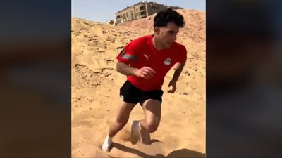 بقميص المنتخب.. تدريبات شاقة لزيزو في الصحراء استعدادًا للموسم الجديد