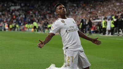 بسبب مستواه.. تقارير: جماهير ريال مدريد فقدت صبرها تجاه رودريجو