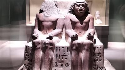 متحف آثار سوهاج يعلن عرض تمثال فريد لرئيس عمال من الدولة القديمة 