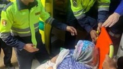 الحماية المدنية تلبي استغاثة سيدة غير قادرة على الحركة وتنقلها للعلاج بالمستشفى