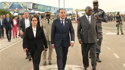 مدبولي يغادر الجابون بعد مشاركته في حفل تنصيب الرئيس الجابوني بريس نجيما