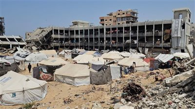 إذاعة الجيش الإسرائيلي: أول قافلة مساعدات ستدخل غزة اليوم الاثنين محملة بمواد غذائية وأدوية