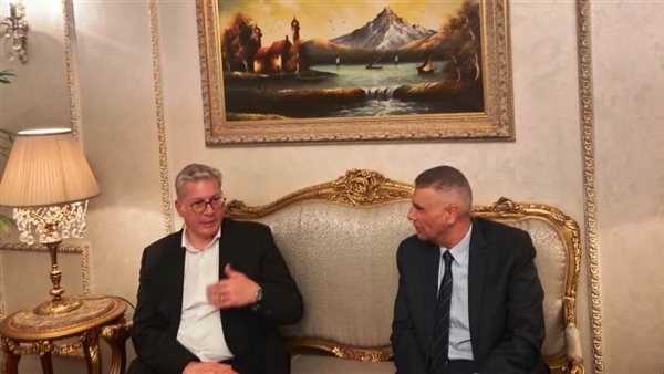 وزير البترول ومحافظ